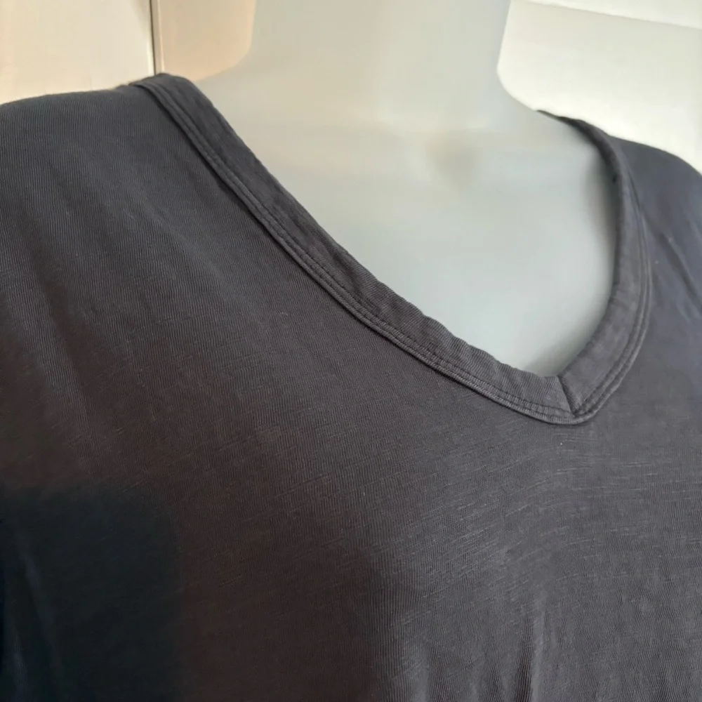 Universal Thread Dark Gray V-Neck Tee T-Shirt XL - Picture 3 of 5